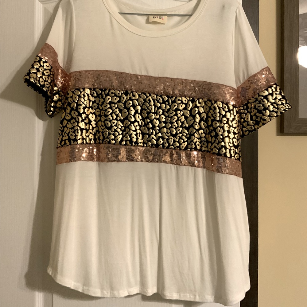 Slouchy, oversized top from boutique